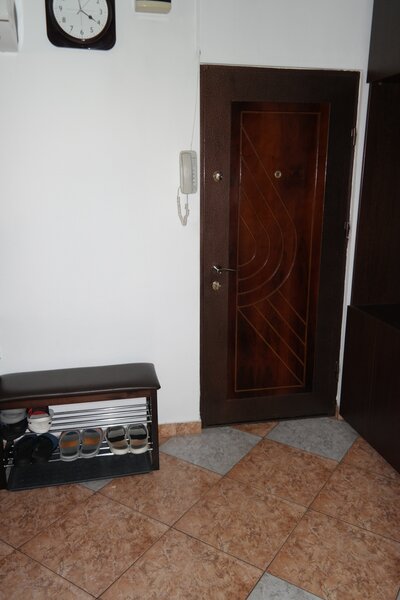 Berceni, 5min. Aparatorii Patriei, decomandat, parcare ADP, etaj 4/4