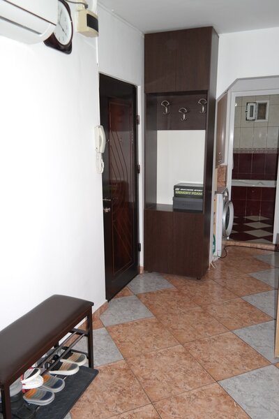 Berceni, 5min. Aparatorii Patriei, decomandat, parcare ADP, etaj 4/4