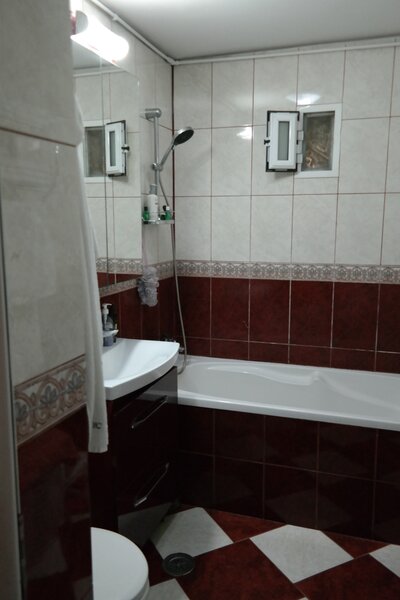 Berceni, 5min. Aparatorii Patriei, decomandat, parcare ADP, etaj 4/4